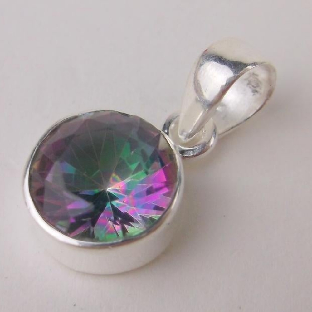 ๐SALE! MYSTIC TOPAZ Pendant - Picture 1 of 2